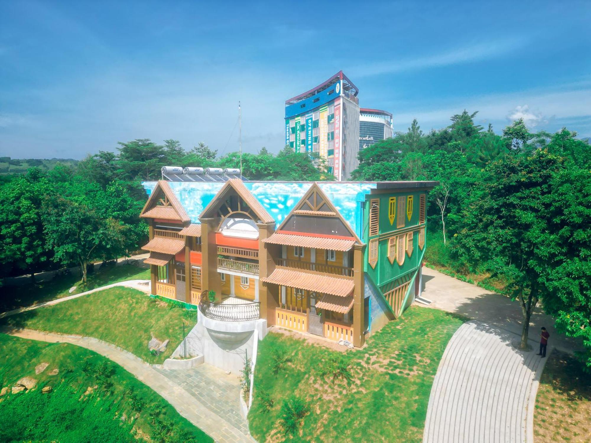 Meddom Park Hotel Cao Phong Exterior photo