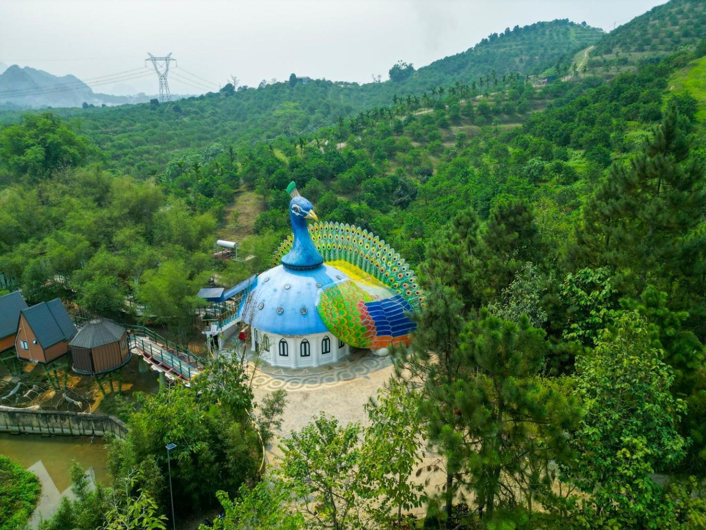 Meddom Park Hotel Cao Phong Exterior photo